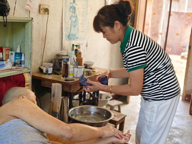 你的样子  |  何宏女：30年守护  用坚韧与爱心让瘫痪小叔子重获新生