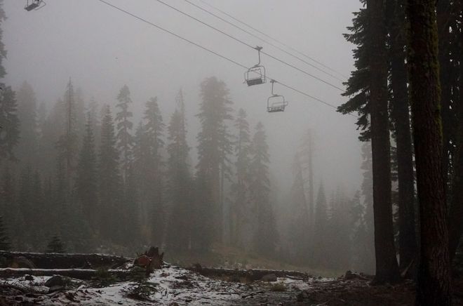 8月飘雪！高温过后就降雪，山火之后是山洪！美国加州气候异常紊乱